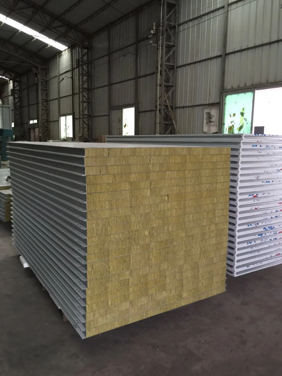 Tấm panel chống cháy bông khoáng rockwool